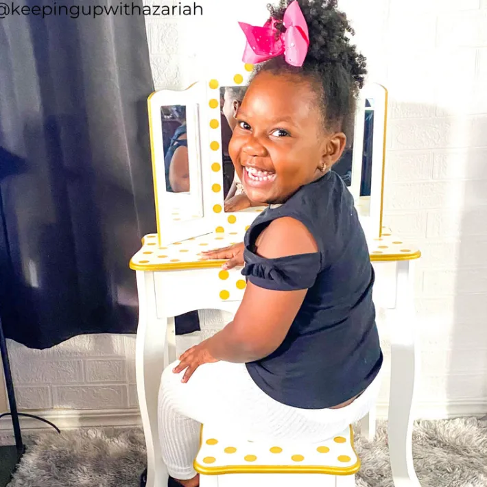 Kids Teamson Fantasy Fields Gisele Polka Dot Kids Vanity Table & Stool, White & Gold